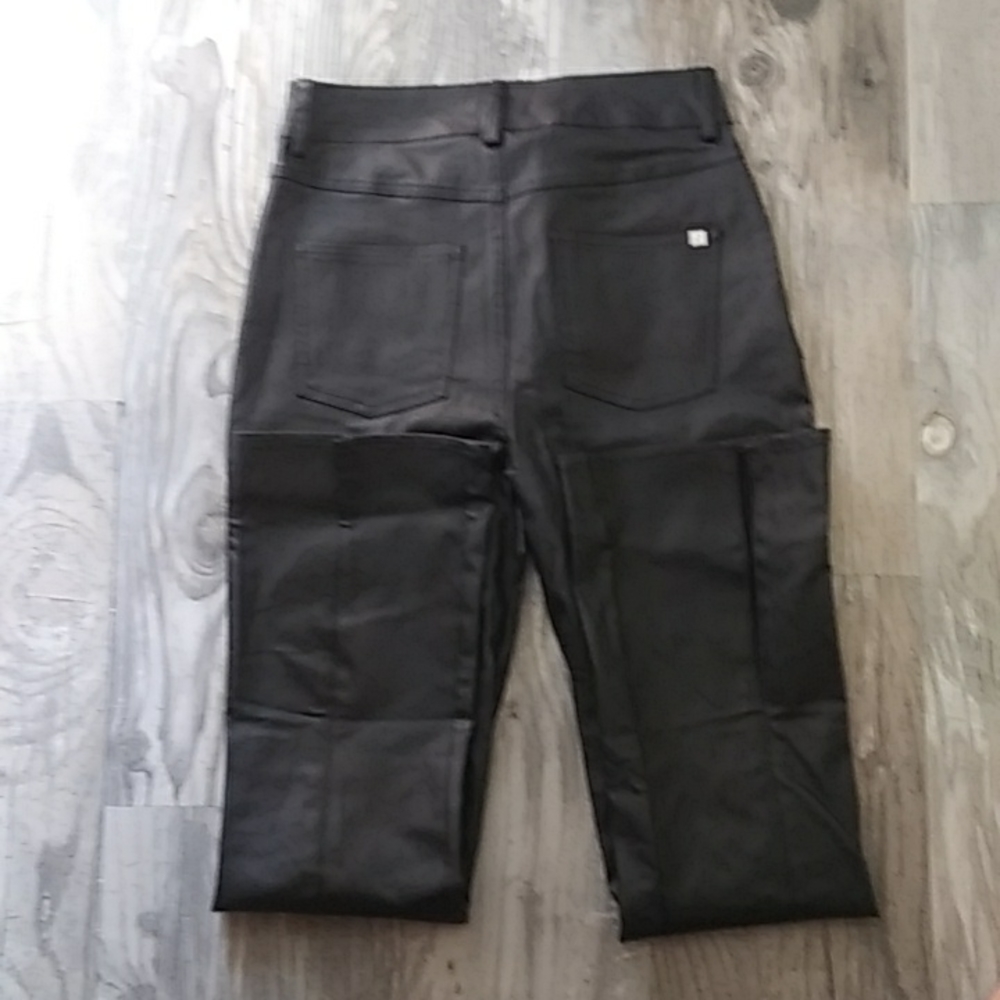 Bebe cropped tulip pant Sz 6